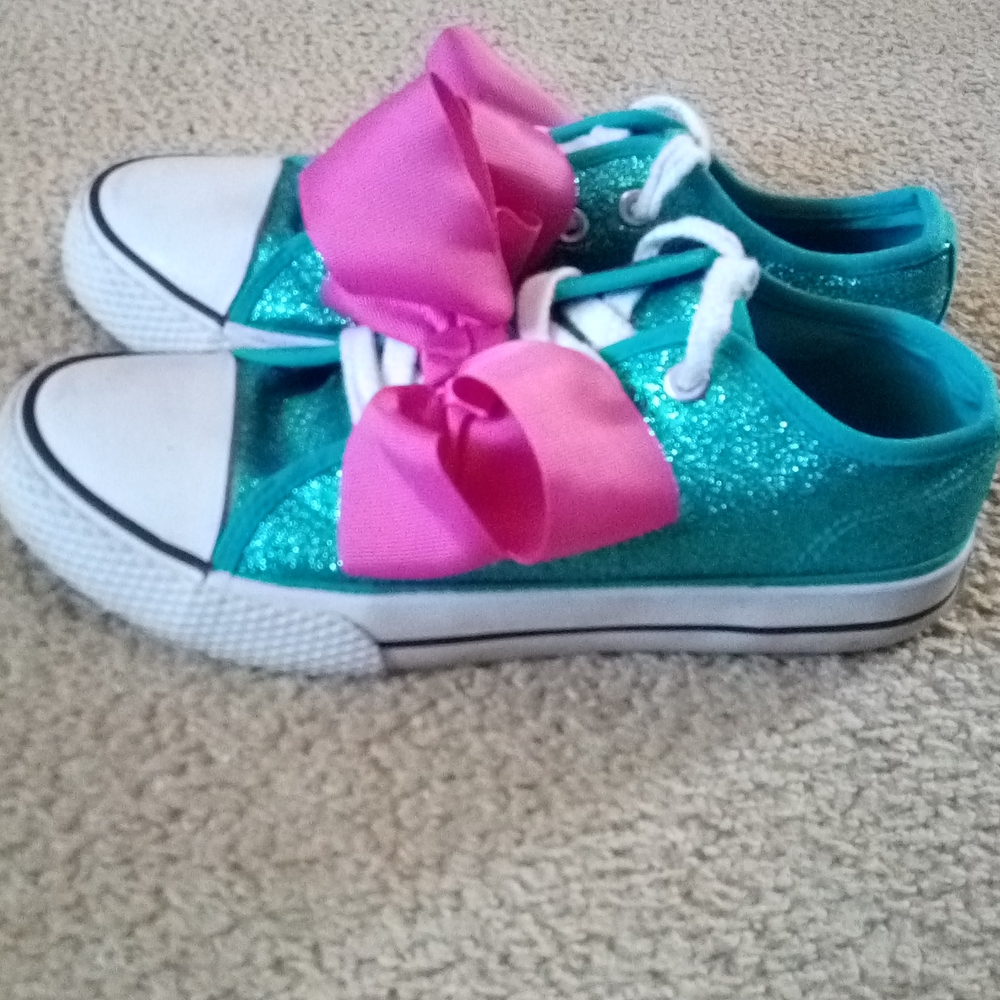 Shoes - Picture 2 of 4